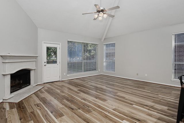 71 La Costa Drive, Montgomery, TX 77356