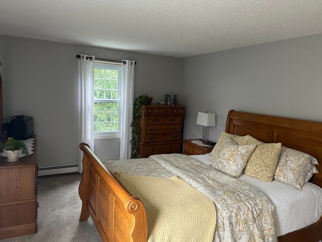 402 Twin Lakes Dr 402, Halifax, MA 02338