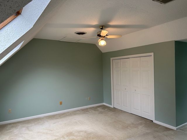 402 Twin Lakes Dr 402, Halifax, MA 02338