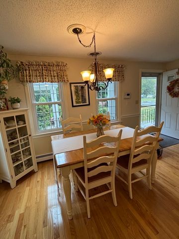 402 Twin Lakes Dr 402, Halifax, MA 02338