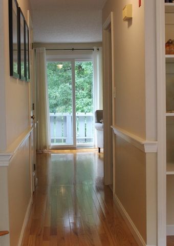 402 Twin Lakes Dr 402, Halifax, MA 02338