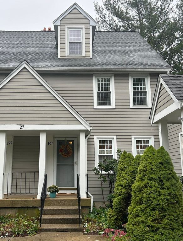 402 Twin Lakes Dr 402, Halifax, MA 02338