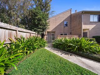 2056 Augusta Drive 2/15, Houston, TX 77057