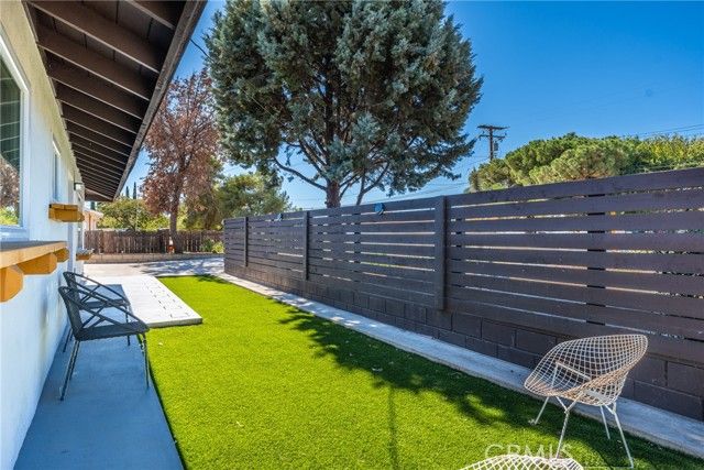 9925 Redwood, Hesperia, CA 92345