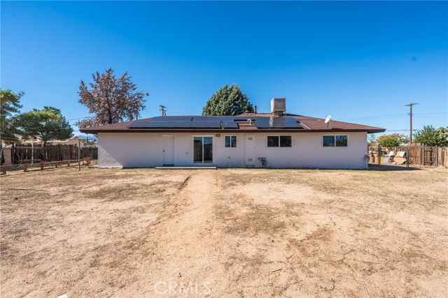 9925 Redwood, Hesperia, CA 92345