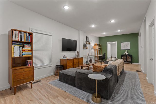 1118 E Bowman Street, South Bend, IN 46613