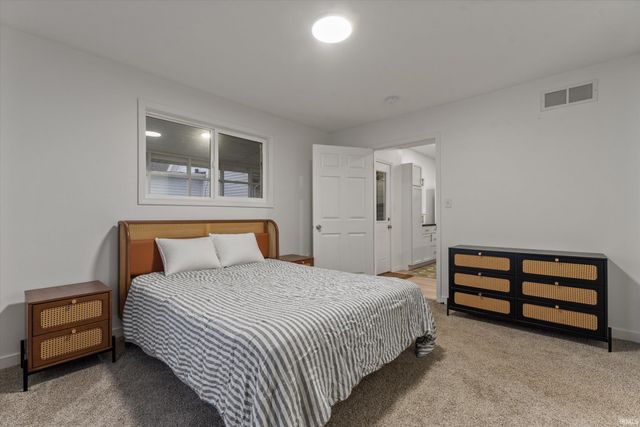 1118 E Bowman Street, South Bend, IN 46613