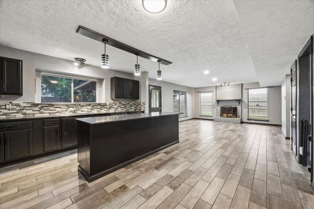 10842 Mesquite Drive, La Porte, TX 77571
