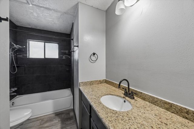 10842 Mesquite Drive, La Porte, TX 77571
