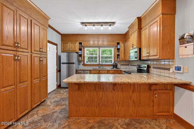 2111 Hunt Hill Place, Kinston, NC 28504
