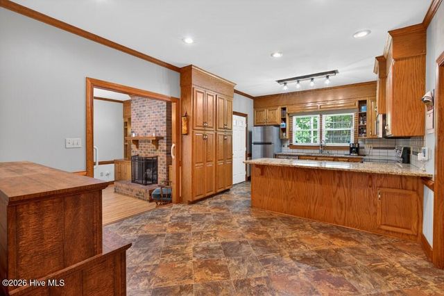 2111 Hunt Hill Place, Kinston, NC 28504