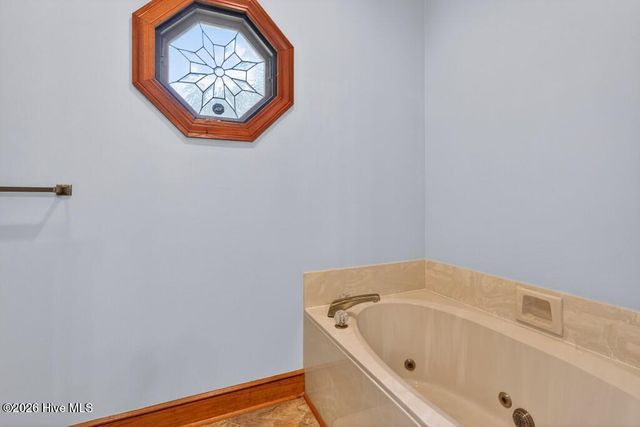 2111 Hunt Hill Place, Kinston, NC 28504