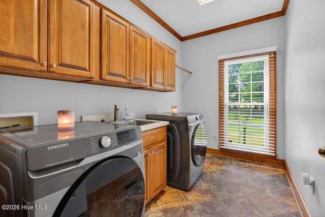 2111 Hunt Hill Place, Kinston, NC 28504
