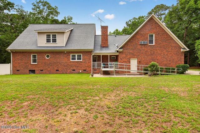 2111 Hunt Hill Place, Kinston, NC 28504
