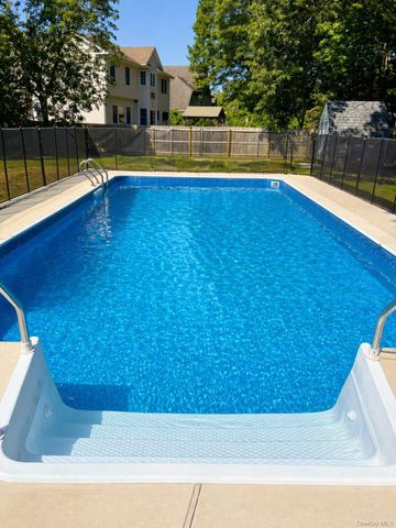 40 Public Road, Hauppauge, NY 11788