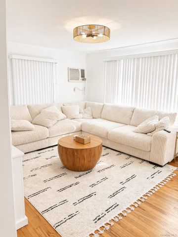 40 Public Road, Hauppauge, NY 11788