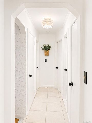 40 Public Road, Hauppauge, NY 11788