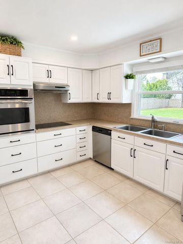 40 Public Road, Hauppauge, NY 11788