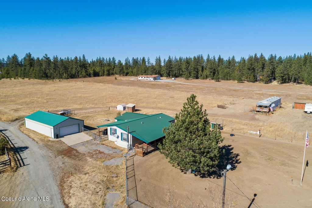 45 Battle Dr, Blanchard, ID 83804