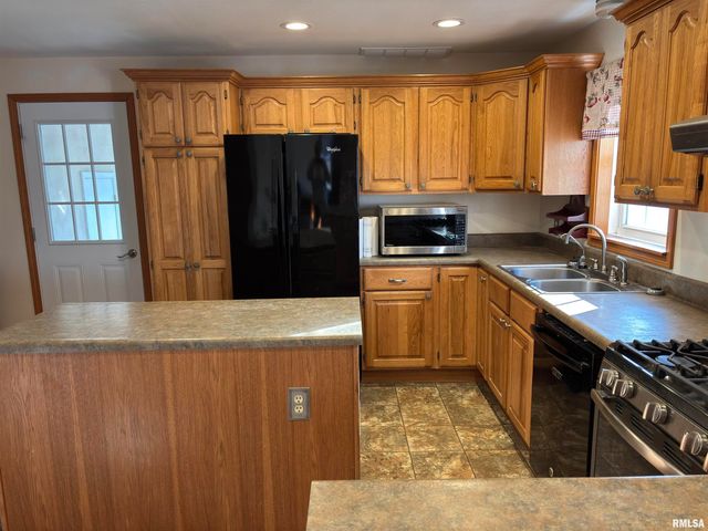 1836 N 1300 E Road, Taylorville, IL 62568