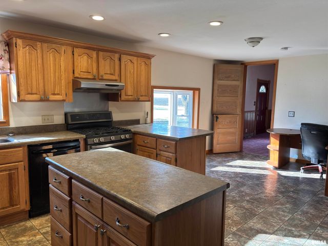 1836 N 1300 E Road, Taylorville, IL 62568