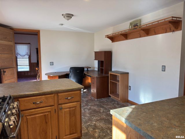 1836 N 1300 E Road, Taylorville, IL 62568