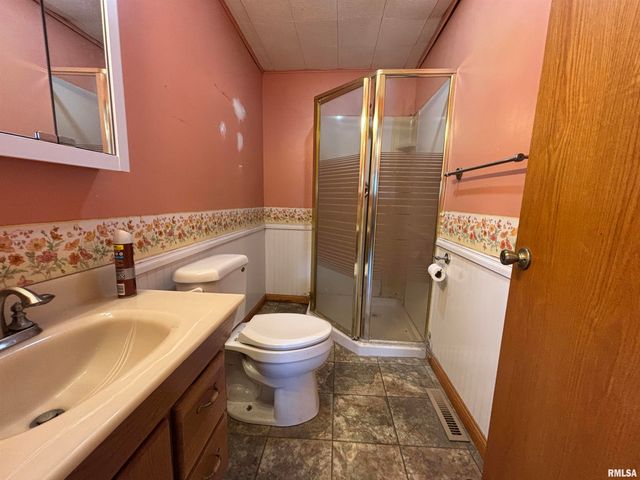 1836 N 1300 E Road, Taylorville, IL 62568