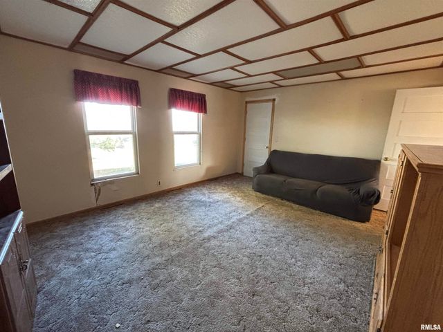 1836 N 1300 E Road, Taylorville, IL 62568