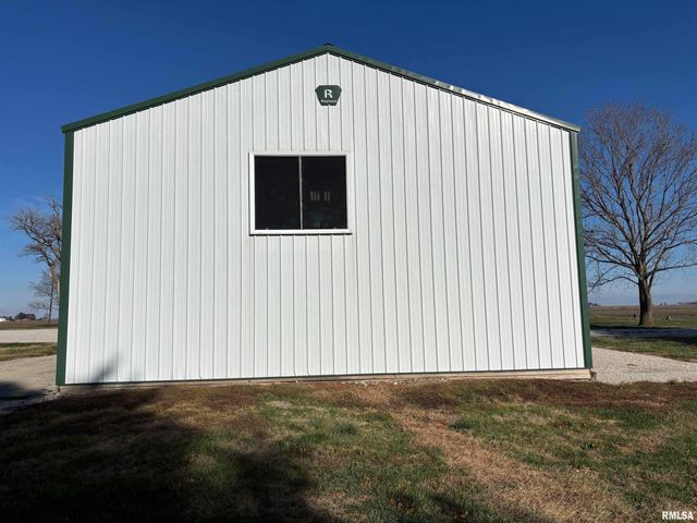 1836 N 1300 E Road, Taylorville, IL 62568