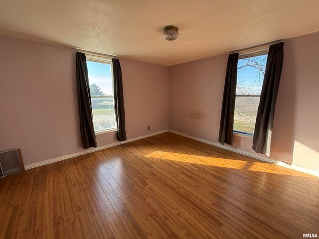 1836 N 1300 E Road, Taylorville, IL 62568