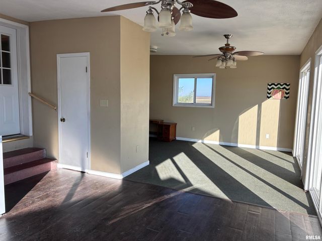 1836 N 1300 E Road, Taylorville, IL 62568