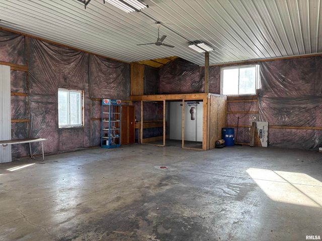 1836 N 1300 E Road, Taylorville, IL 62568