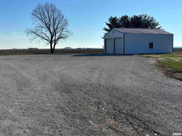 1836 N 1300 E Road, Taylorville, IL 62568