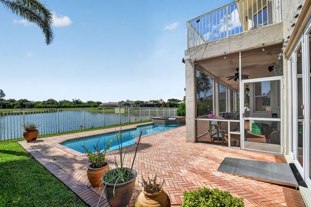 2214 Ridgewood Circle, Royal Palm Beach, FL 33411
