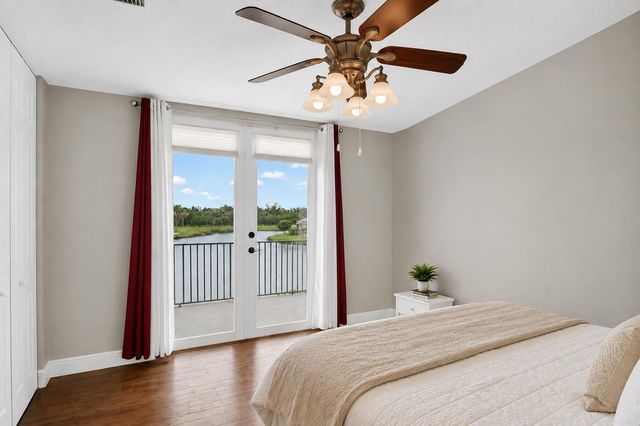 2214 Ridgewood Circle, Royal Palm Beach, FL 33411