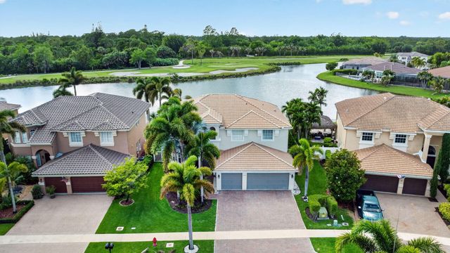 2214 Ridgewood Circle, Royal Palm Beach, FL 33411