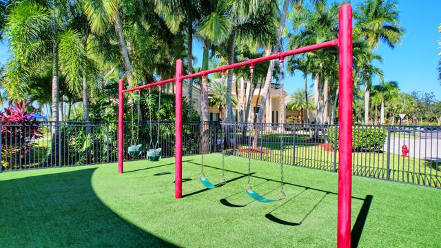 2214 Ridgewood Circle, Royal Palm Beach, FL 33411