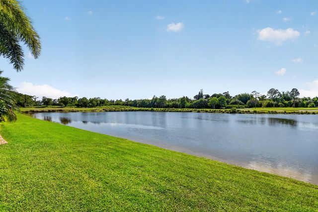 2214 Ridgewood Circle, Royal Palm Beach, FL 33411
