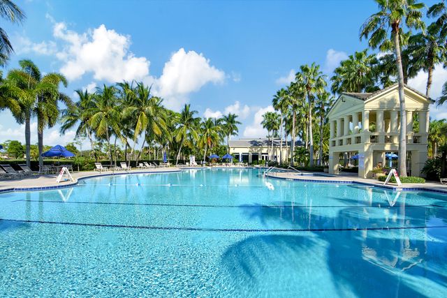 2214 Ridgewood Circle, Royal Palm Beach, FL 33411