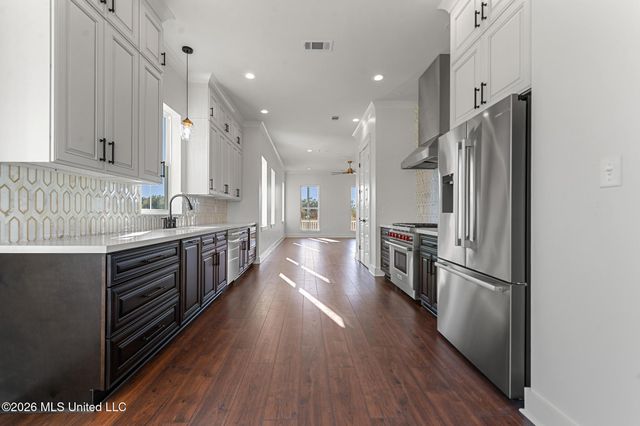 423 S Girard Avenue, Long Beach, MS 39560