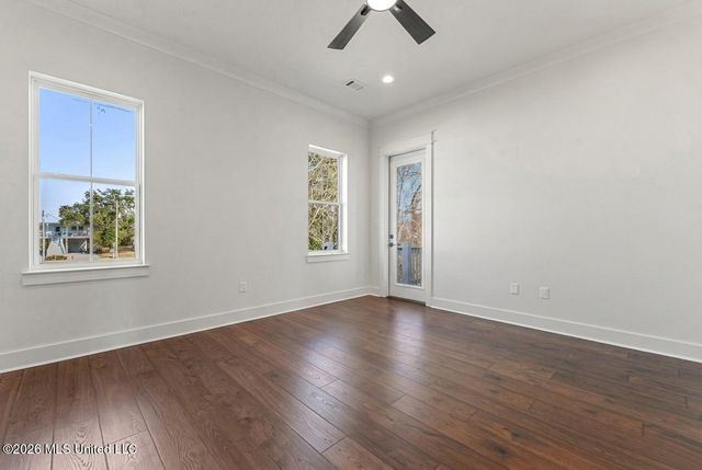 423 S Girard Avenue, Long Beach, MS 39560