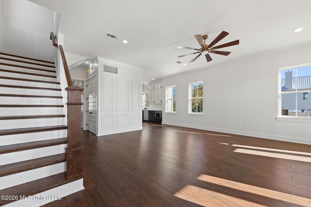 423 S Girard Avenue, Long Beach, MS 39560