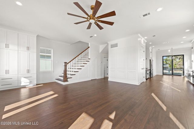 423 S Girard Avenue, Long Beach, MS 39560