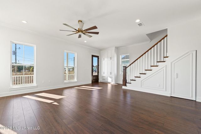 423 S Girard Avenue, Long Beach, MS 39560