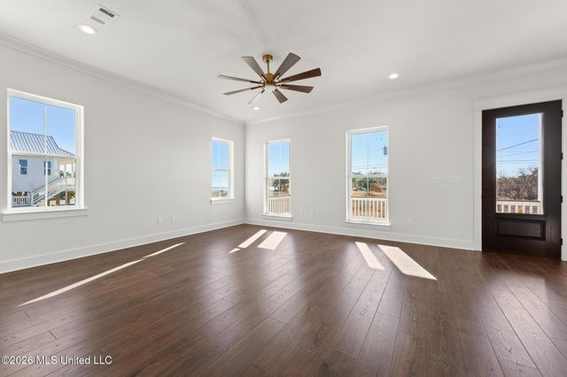 423 S Girard Avenue, Long Beach, MS 39560