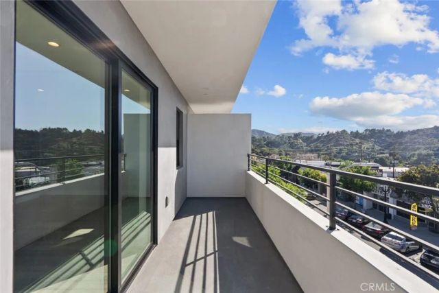 10032 Commerce Avenue 4, Tujunga, CA 91042