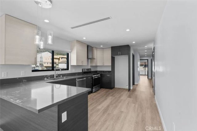 10032 Commerce Avenue 4, Tujunga, CA 91042
