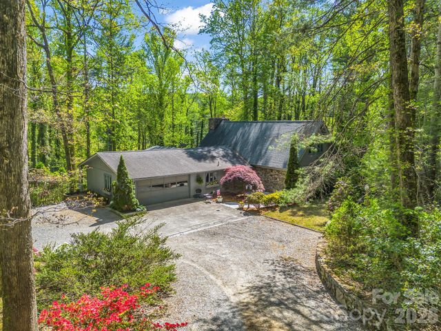 260 Tranquility Place, Hendersonville, NC 28739