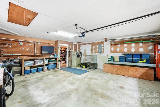 260 Tranquility Place, Hendersonville, NC 28739
