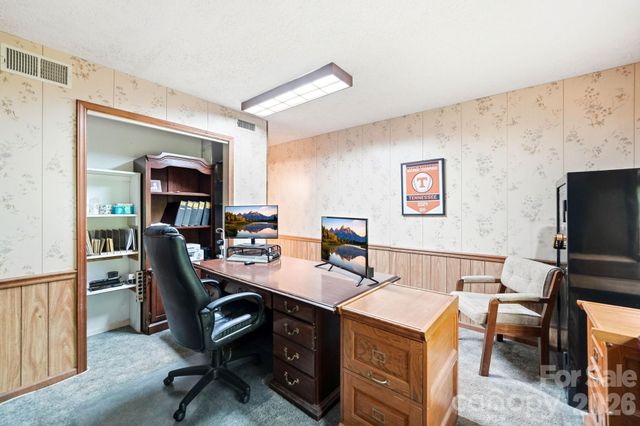 260 Tranquility Place, Hendersonville, NC 28739